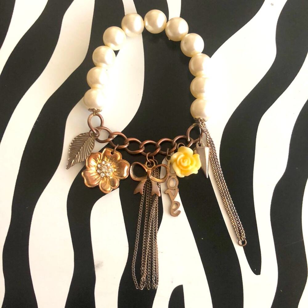 4 for $20 Stretchy Love Floral Bracelet